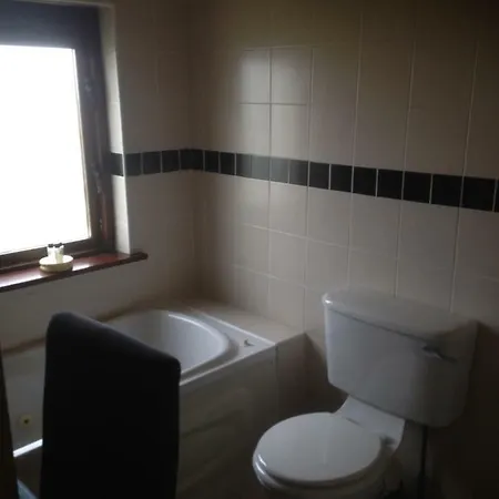 Homestay Mary Hillgrove Sea View 36 Carlton Village Golf Links Road Co Cork Ireland Youghal
