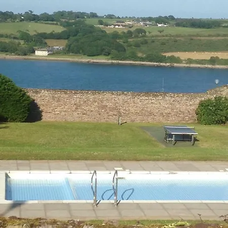 Mary Hillgrove Sea View 36 Carlton Village Golf Links Road Co Cork Ireland Homestay *
